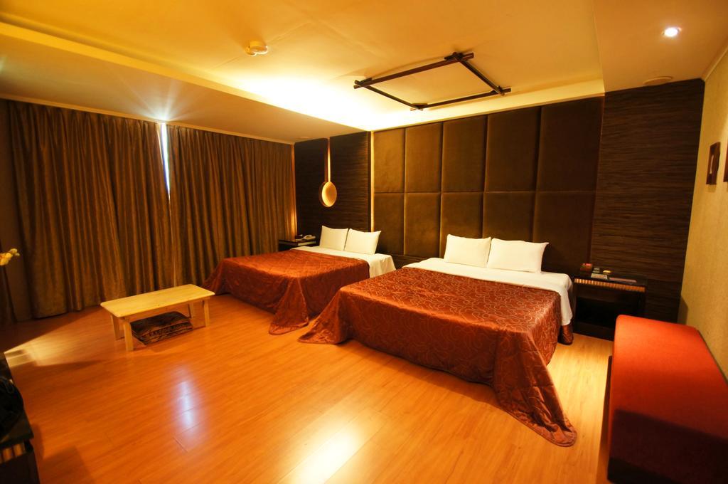 Beverly Garden Motel Цзяи Экстерьер фото